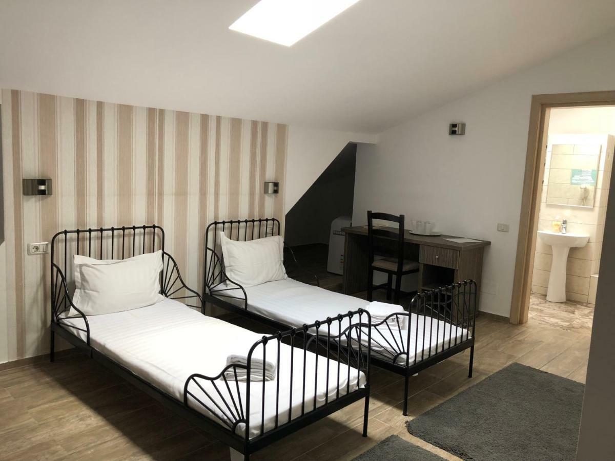 Hotel Nova Residence Popesti-Leordeni Kültér fotó