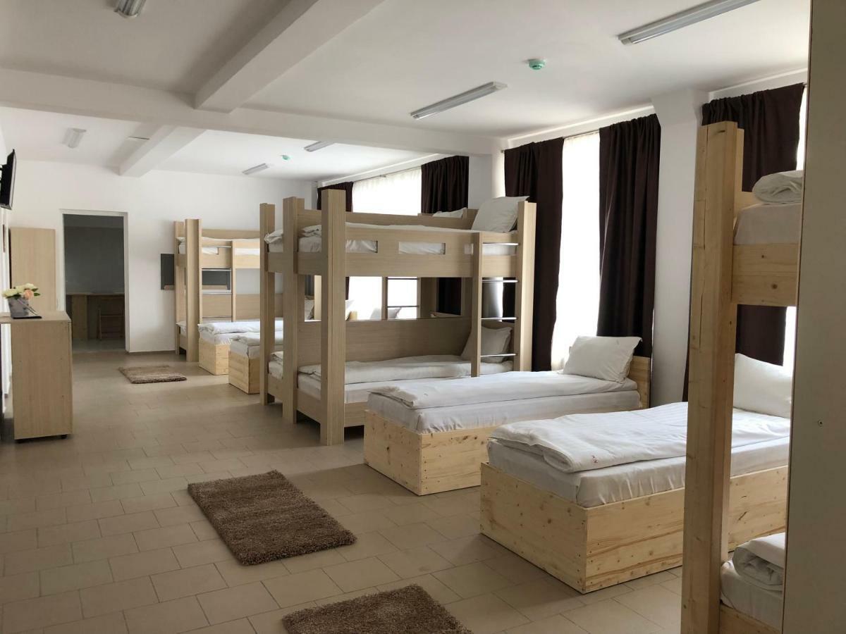 Hotel Nova Residence Popesti-Leordeni Kültér fotó