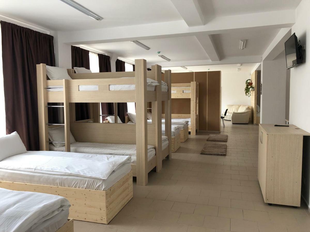 Hotel Nova Residence Popesti-Leordeni Kültér fotó
