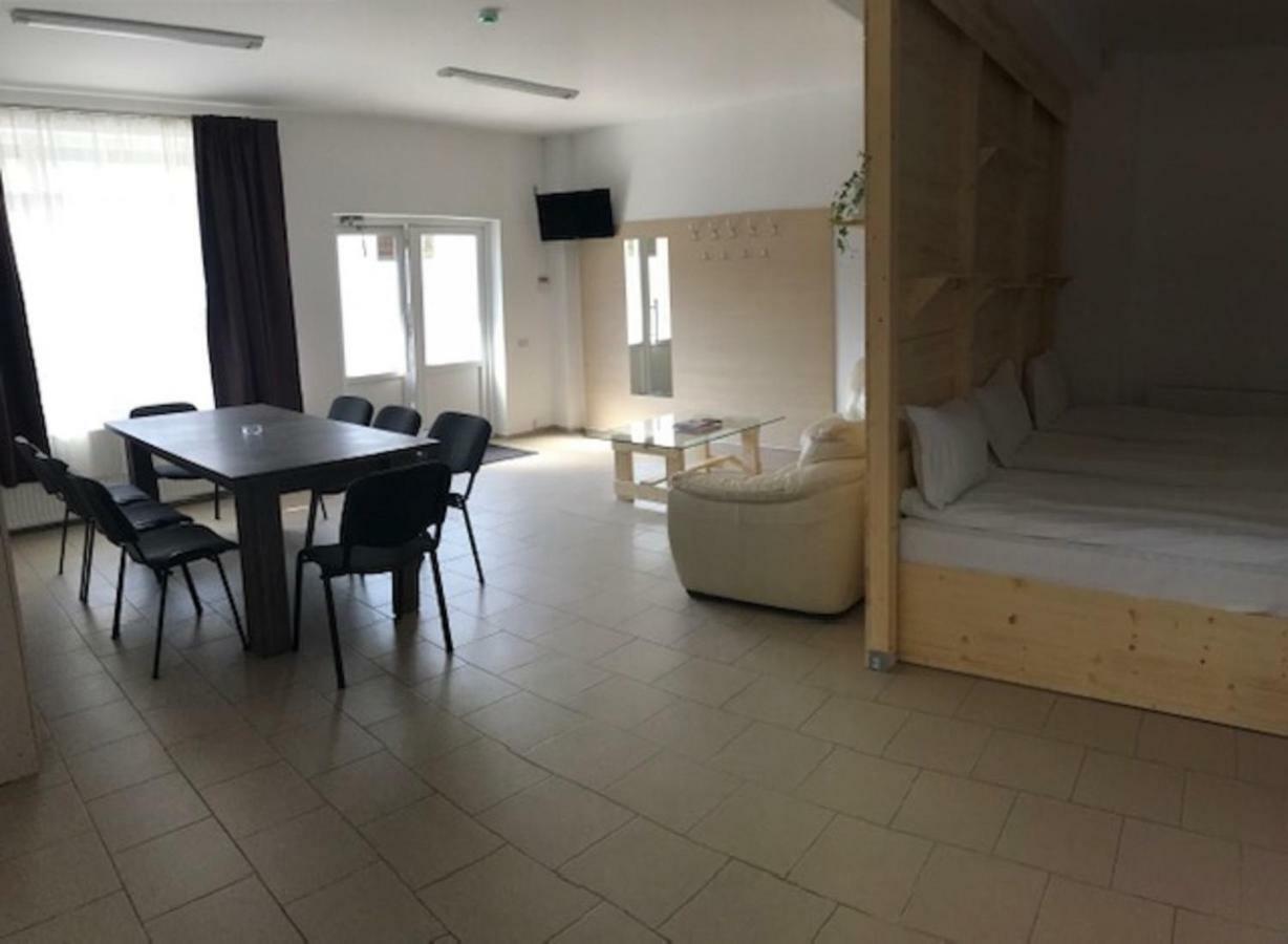 Hotel Nova Residence Popesti-Leordeni Kültér fotó