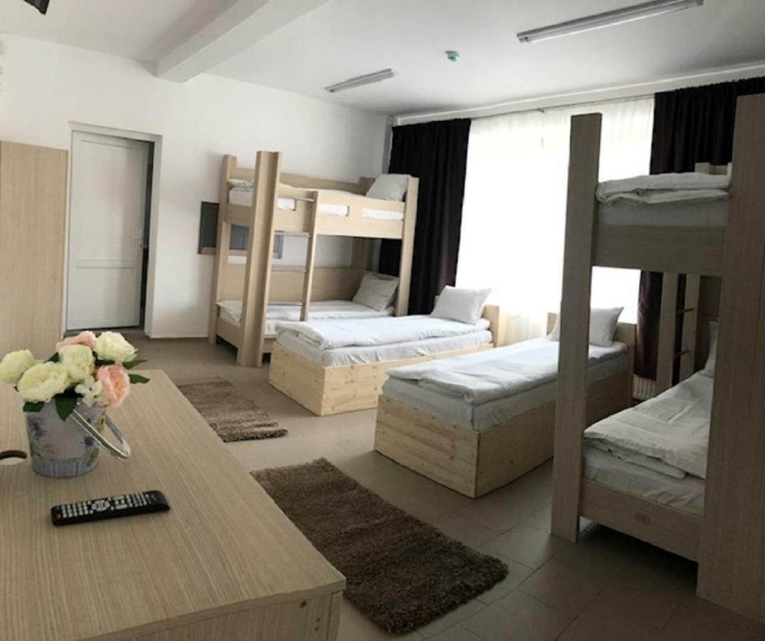 Hotel Nova Residence Popesti-Leordeni Kültér fotó