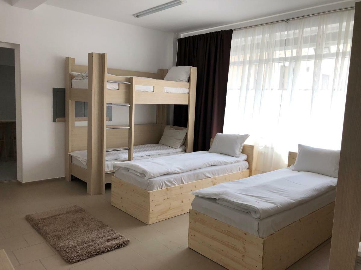 Hotel Nova Residence Popesti-Leordeni Kültér fotó