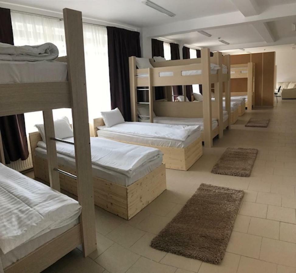 Hotel Nova Residence Popesti-Leordeni Kültér fotó