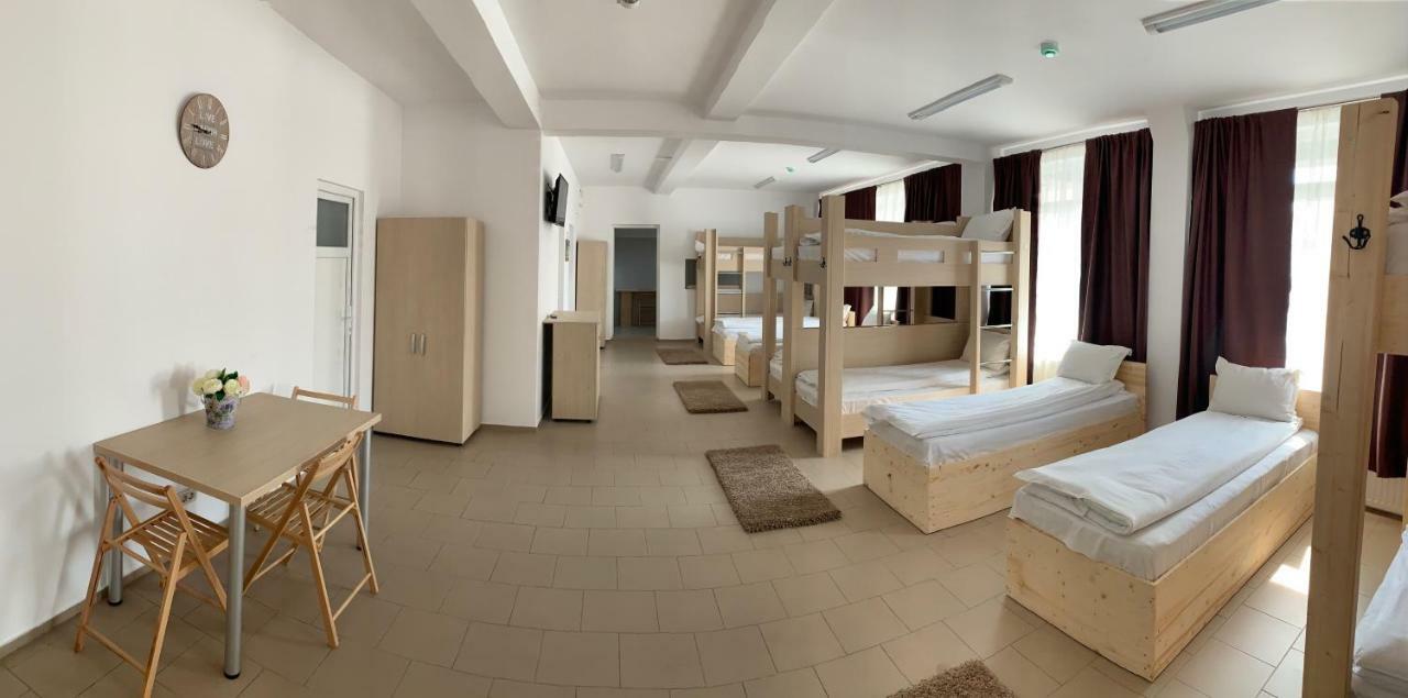 Hotel Nova Residence Popesti-Leordeni Kültér fotó