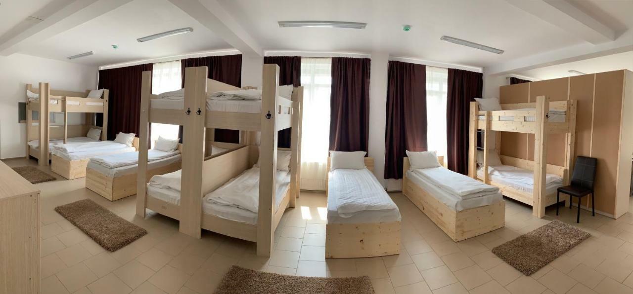 Hotel Nova Residence Popesti-Leordeni Kültér fotó