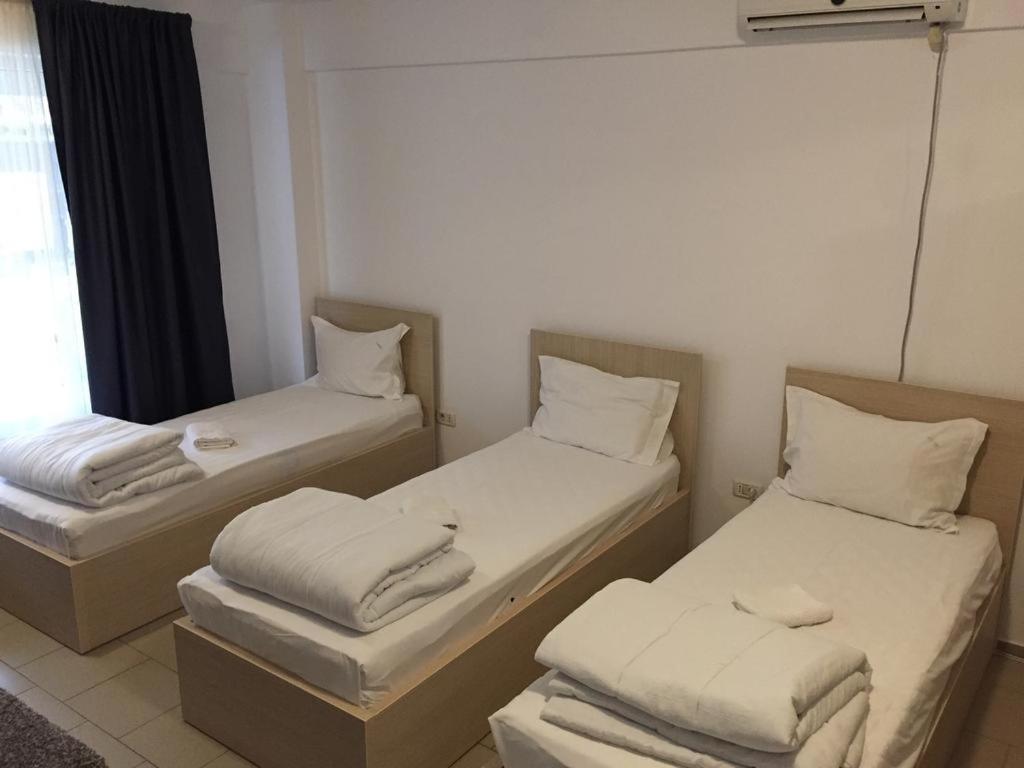 Hotel Nova Residence Popesti-Leordeni Kültér fotó